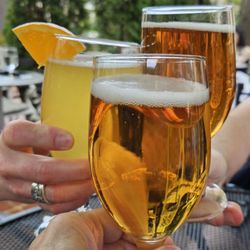 Petit Pois - Cheers on the patio