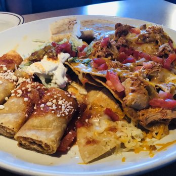 Si Amigos - Sampler plate chicken taquito, quesadilla and nachos - Mexican Near Me - Reno, Nevada