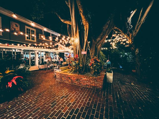 Mangoes Restaurant by null