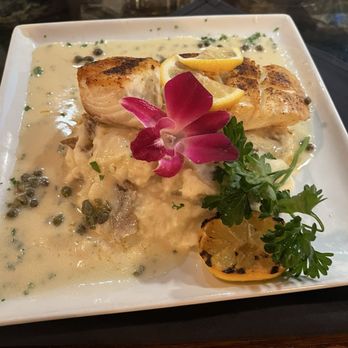 Beelow's Steakhouse - Piccata halibut - Steakhouses Near Me - Lake Zurich, Illinois