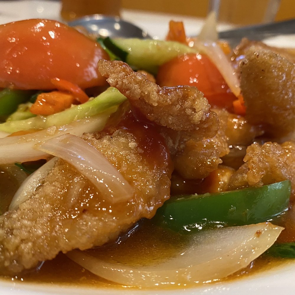 Red Elephant - Sweet and sour fish fry - Thai Near Me - Honolulu, Hawaii