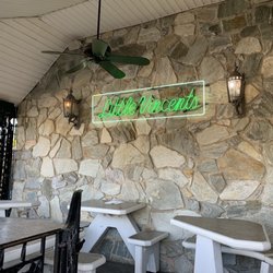 Little Vincent's Pizzeria - Vintage exterior.