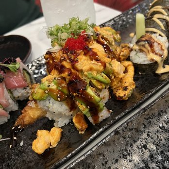 Akami Sushi Bar - Geisha Roll - Sushi Bars Near Me - Apex, North Carolina