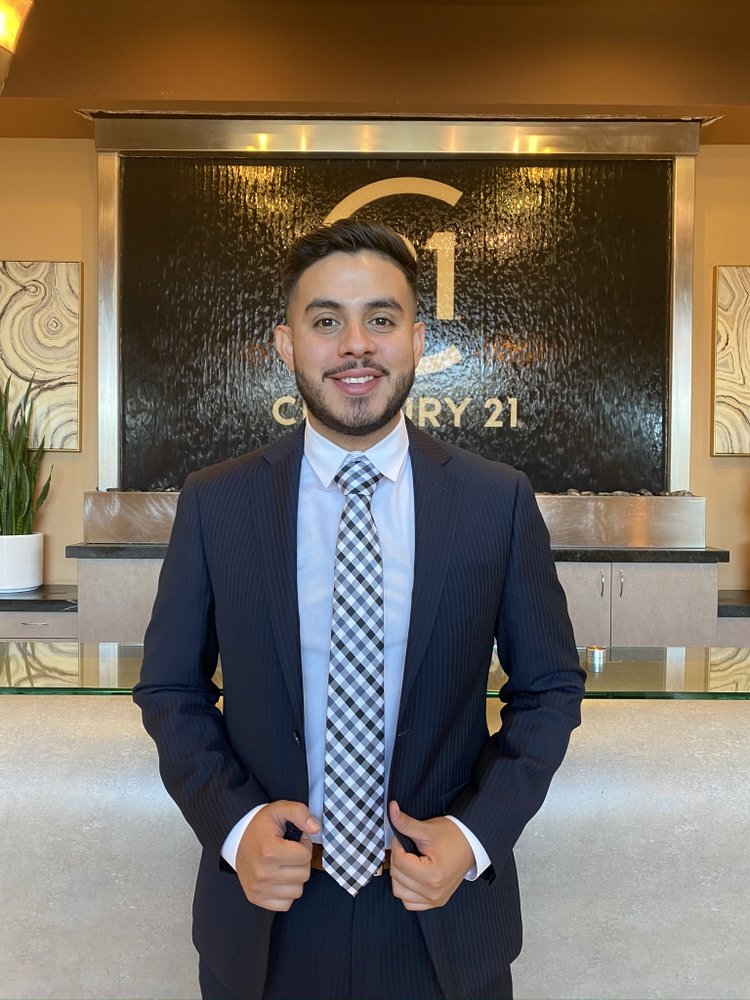 GERARDO GARCIA WITH CORCORAN GLOBAL LIVING Real Estate Agents 750