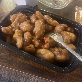 Rose Garden - Nasty tasting Sesame Chicken. It looks alright trust me it's not.. :( I am not eating another bite. - Chinese Near Me - Minneapolis, Minnesota Rose Garden - Nasty tasting Sesame Chicken. It looks alright trust me it's not.. :( I am not eating another bite. - Chinese Near Me - Minneapolis, Minnesota