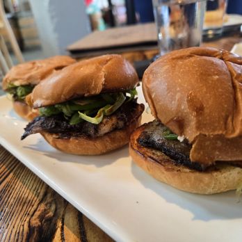 Hana Koa Brewing - Appetizer: pork belly sliders - Breweries Near Me - Honolulu, Hawaii Hana Koa Brewing - Appetizer: pork belly sliders - Breweries Near Me - Honolulu, Hawaii