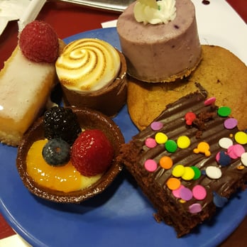 Chef Mickey's - Dessert! - American Near Me - Lake Buena Vista, Florida