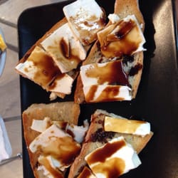 Monalisa - Entera de queso fresco con miel de caña