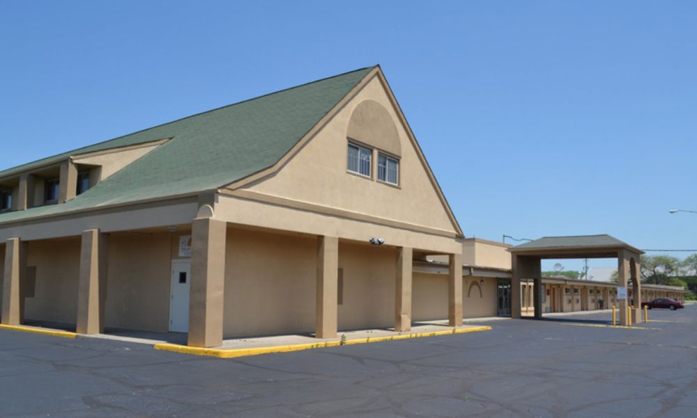 EXPRESS INN - Updated February 2026 - 11 Photos - 4511 Northfield Rd ...