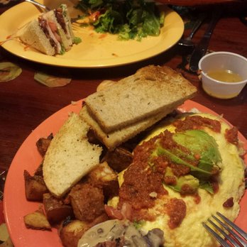 Squeeze In - Racy Tracy and club sandwich rock!! - Breakfast & Brunch Near Me - Truckee, California