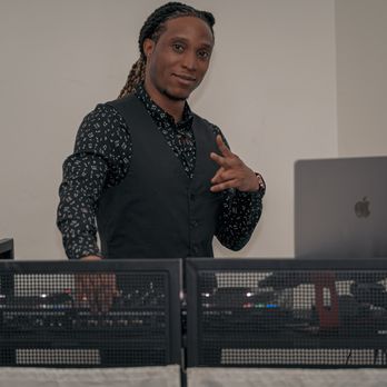 DJ Quote Official - DJs Near Me