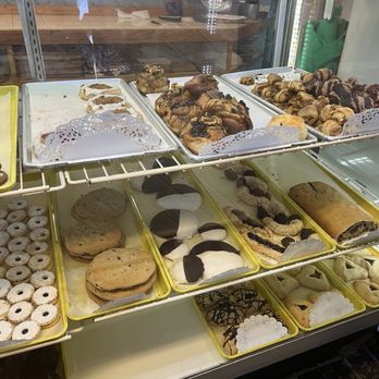 Rolings Bakery - Pastries - Bakeries Near Me - Elkins Park, Pennsylvania Rolings Bakery - Pastries - Bakeries Near Me - Elkins Park, Pennsylvania