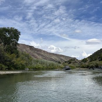 Los Rios River Runners - Amazing to be in the gorge - Rafting/Kayaking Near Me - Ranchos de Taos, New Mexico