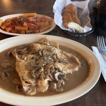 Romano's Pizza - Fantastic Chicken Marsala & Spicy Marinara Rigatoni !!! - Pizza Near Me - Houston, Texas