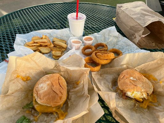 Milt's Stop & Eat by null