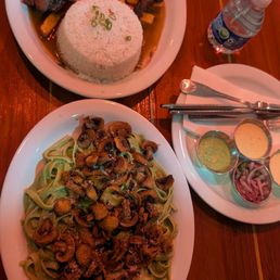 Lomo saltado and Tallarin Verde Con hongos (mushrooms) Lomo saltado and Tallarin Verde Con hongos (mushrooms)