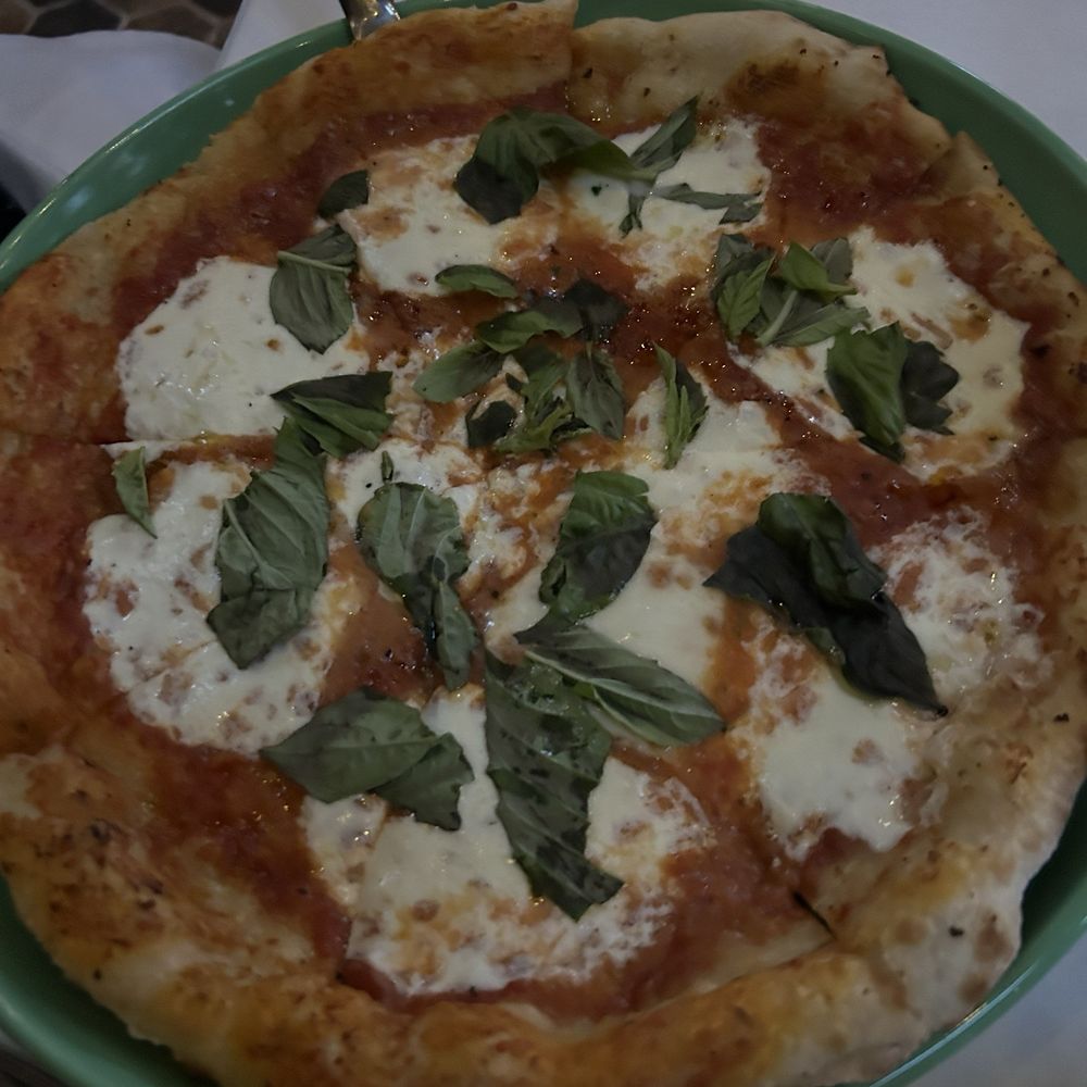 El Barzon - Margarita Pizza - Italian Near Me - Detroit, Michigan El Barzon - Margarita Pizza - Italian Near Me - Detroit, Michigan