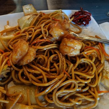 Szechwan Noodle - Shrimp chow mein - Szechuan Near Me - Tempe, Arizona