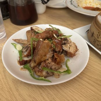 Dim Sum Garden - Crispy Chicken with Fresh Fried Garlic - Dim Sum Near Me - Philadelphia, Pennsylvania Dim Sum Garden - Crispy Chicken with Fresh Fried Garlic - Dim Sum Near Me - Philadelphia, Pennsylvania