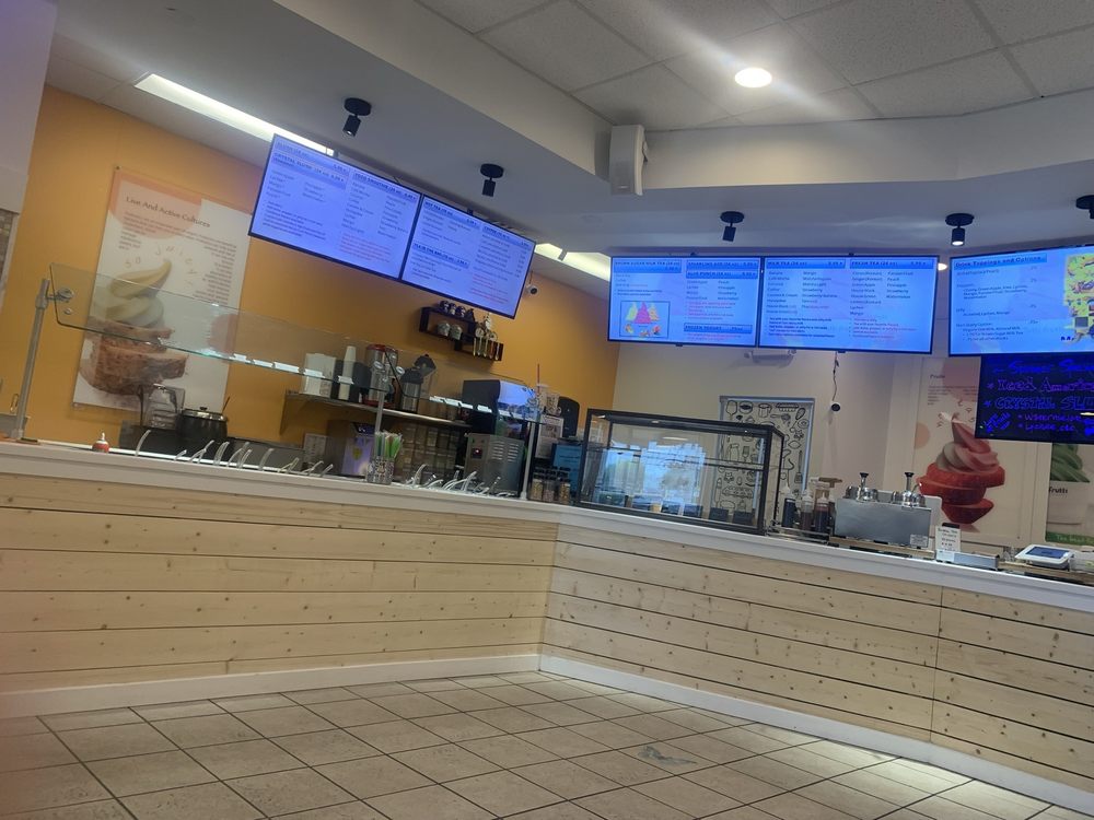 Tutti Frutti Frozen Yogurt Logo