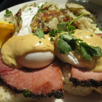 Plums Cafe - Santa Fe Eggs Benedict - Breakfast & Brunch Near Me - Costa Mesa, California