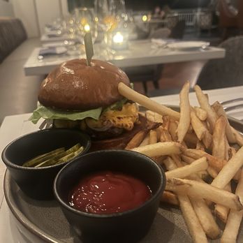 Montage Laguna Beach - Best burger ! - Resorts Near Me - Laguna Beach, California Montage Laguna Beach - Best burger ! - Resorts Near Me - Laguna Beach, California