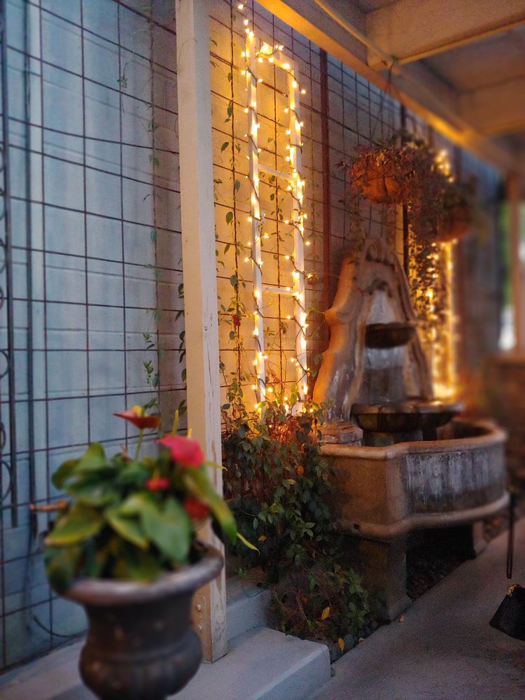 Paon Restaurant & Wine Bar