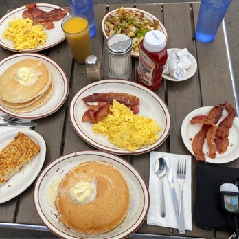 Le Roy's Restaurant - Pancakes combo with extra bacon, country potatoes, and hash browns - Diners Near Me - Monrovia, California
