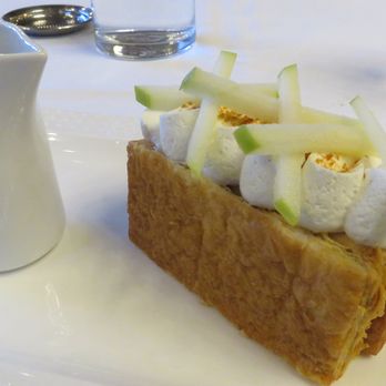 Le Train Bleu - Layer cake. - French Near Me - Paris, 75 Le Train Bleu - Layer cake. - French Near Me - Paris, 75