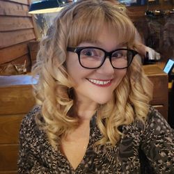 Great Clips - Carmen did my curls