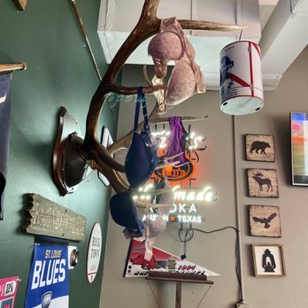 Lucky Lou's - a large antler and a lamp - Bars Near Me - Little Rock, Arkansas Lucky Lou's - a large antler and a lamp - Bars Near Me - Little Rock, Arkansas