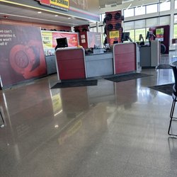 Les Schwab Tire Center - Inside the Les Schwab, plenty of room for customers.