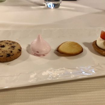 Le Carrousel - French Near Me - Maringues, 63 Le Carrousel - French Near Me - Maringues, 63
