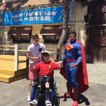Six Flags Discovery Kingdom - My friend and I met Superman - Amusement Parks Near Me - Vallejo, California