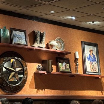 LongHorn Steakhouse - Wall decor- very Texas! - Steakhouses Near Me - San Antonio, Texas LongHorn Steakhouse - Wall decor- very Texas! - Steakhouses Near Me - San Antonio, Texas