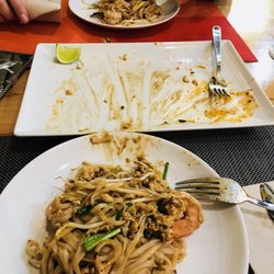 Lulu Waaau - The pad thai! Split for two