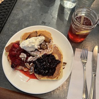Bubby's Tribeca - Pancake flight. Delicious! - American Near Me - New York, New York
