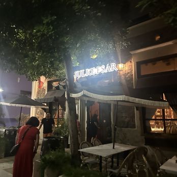 Julio César - Outside - Italian Near Me - Mayagüez, Puerto Rico