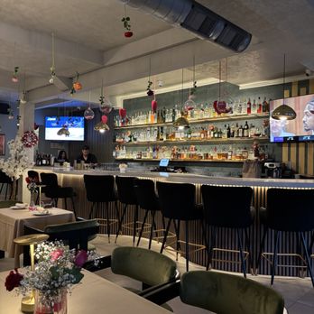Crown Providence - Bar area - Mediterranean Near Me - Providence, Rhode Island