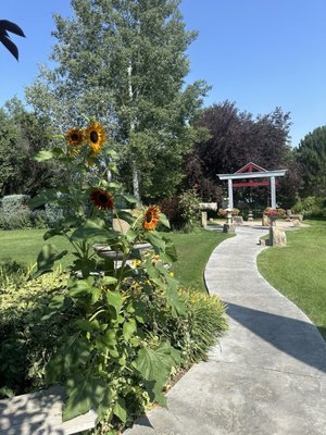 DanWalt Botanical Gardens by null
