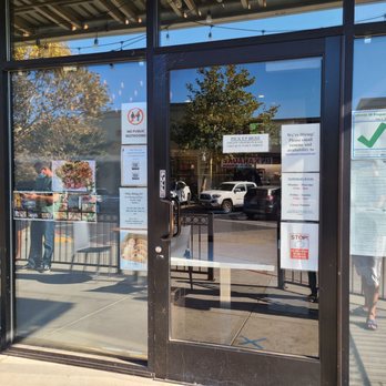 Le Creme - Pickup area - Desserts Near Me - San Jose, California