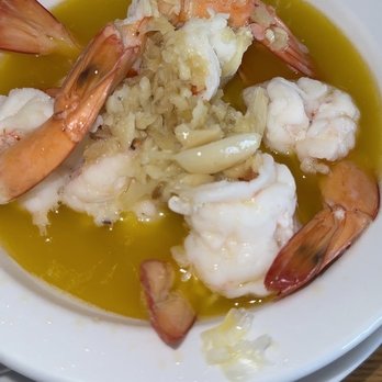 Versailles - #43 Camarones Al Ajillo (Shrimp In Garlic Sauce) - Cuban Near Me - Encino, California Versailles - #43 Camarones Al Ajillo (Shrimp In Garlic Sauce) - Cuban Near Me - Encino, California