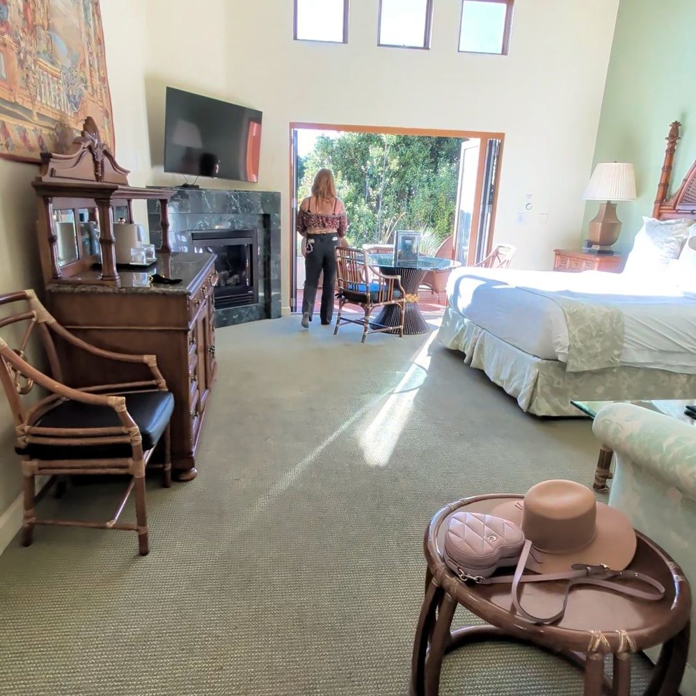 Tally Ho Inn - Room 104 - Hotels Near Me - Carmel, California