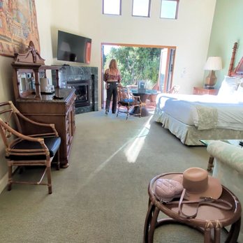 Tally Ho Inn - Room 104 - Hotels Near Me - Carmel, California Tally Ho Inn - Room 104 - Hotels Near Me - Carmel, California