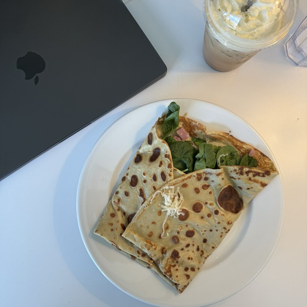 Black Forest Ham , Fresh Spinach , And Mozzarella crepe + mocha