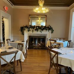 August The Mansion - Dining room