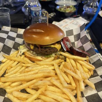 Exclusive Hookah Lounge - American beef bacon burger - Hookah Bars Near Me - Dearborn Heights, Michigan