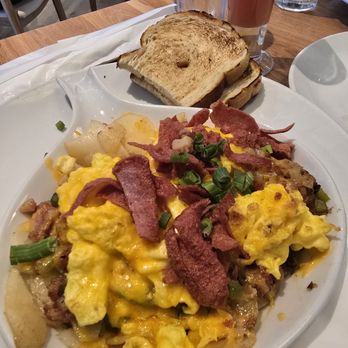 Broken Yolk Cafe - Breakfast & Brunch Near Me - McKinney, Texas