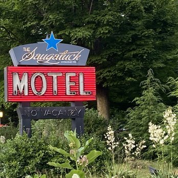 The Saugatuck Retro Resort - Hotels Near Me - Saugatuck, Michigan The Saugatuck Retro Resort - Hotels Near Me - Saugatuck, Michigan