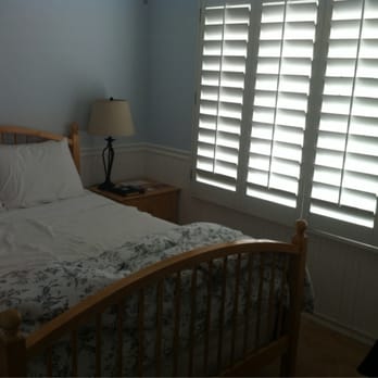 Venice On the Beach Hotel - Inside of our queen bedroom. Nice and cozy! - Hotels Near Me - Venice, California